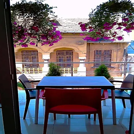 Tranzzit Hotel