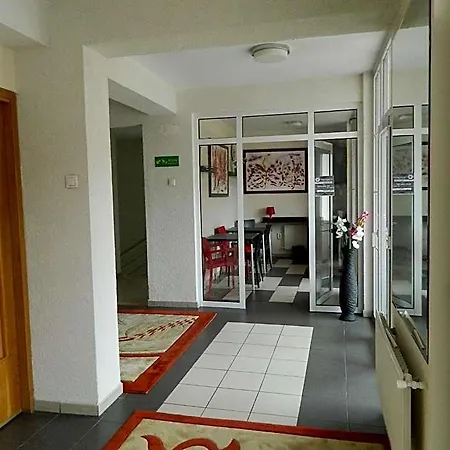 Hotel Tranzzit 3*