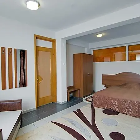 Tranzzit Hotel 3*
