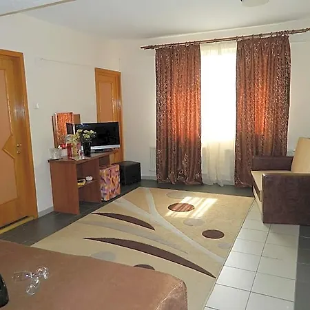 Tranzzit Hotel 3*