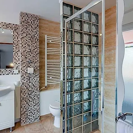 Tranzzit Hotel