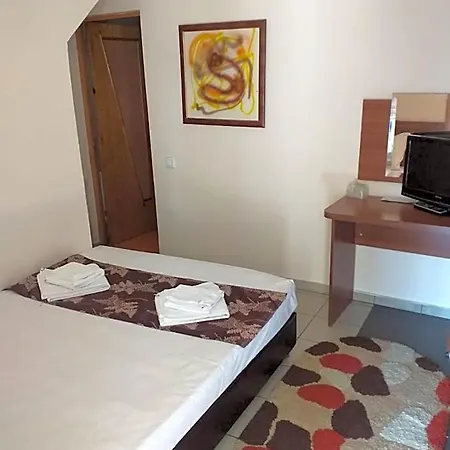 Tranzzit Hotel