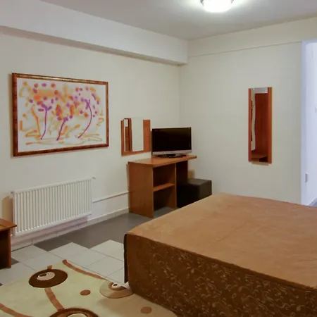 Hotel Tranzzit 3*