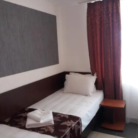 Tranzzit Hotel 3*