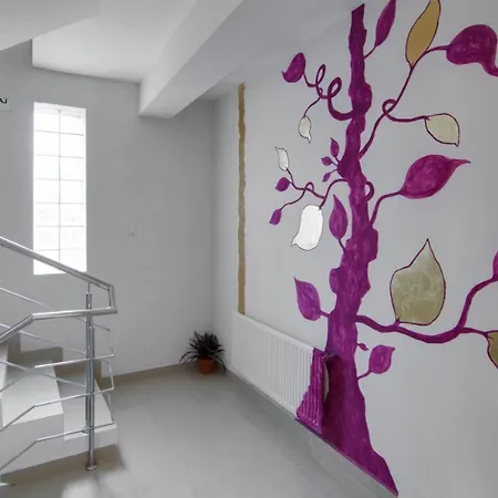 Tranzzit Hotel 3*