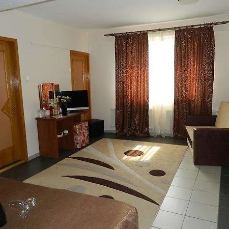 Tranzzit Hotel