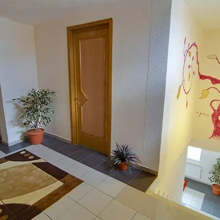 Tranzzit Hotell 3*