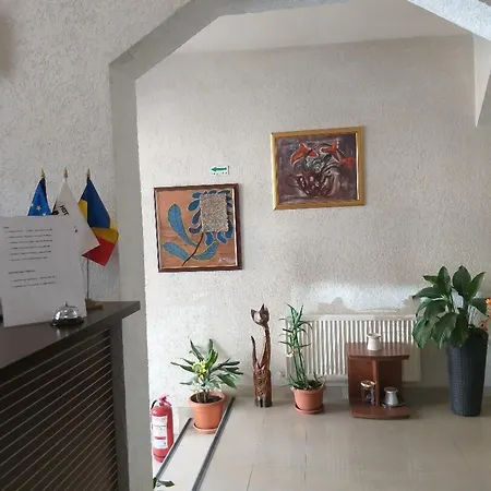 Ξενοδοχείο Tranzzit 3*