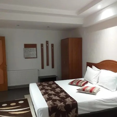 Ξενοδοχείο Tranzzit